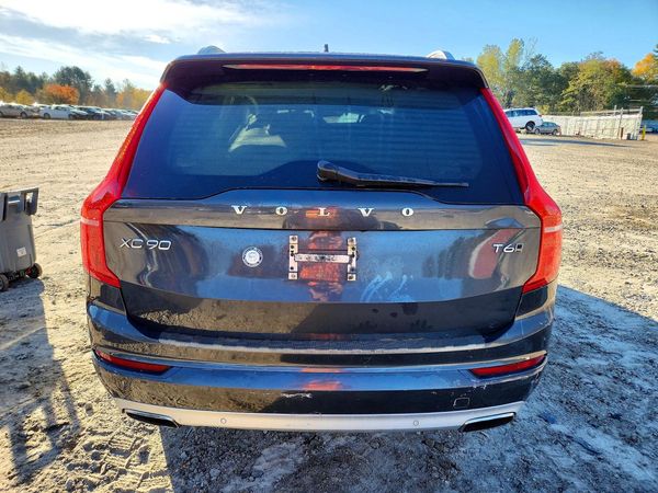 2017 VOLVO XC90 Momentum — DIRR