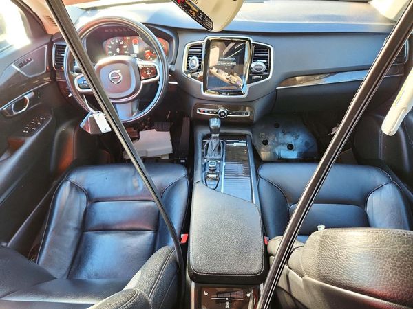 2017 VOLVO XC90 Momentum — CKPT