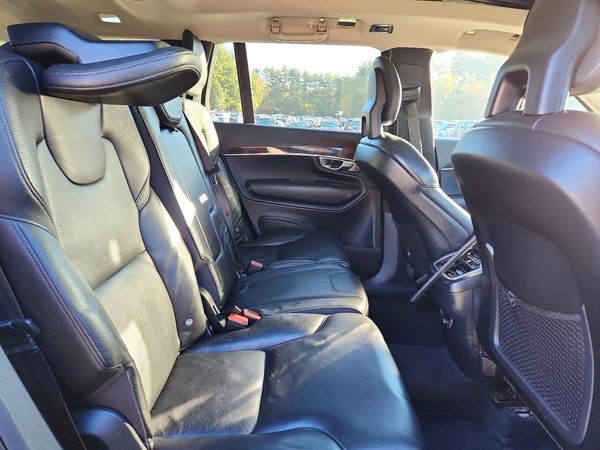 2017 VOLVO XC90 Momentum — PSRS
