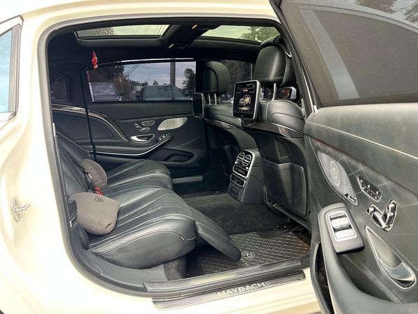 2017 MERCEDES-BENZ S Mercedes-Maybach S550-4M