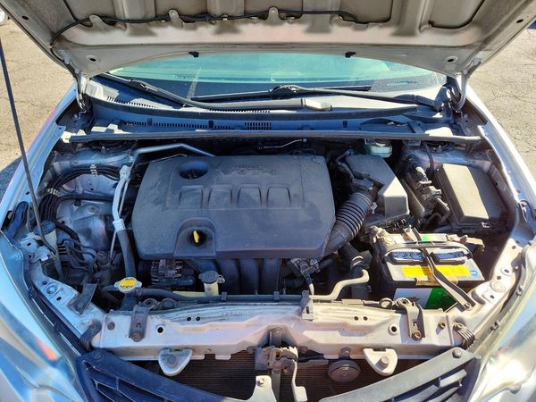 2016 TOYOTA COROLLA L/LE — Engine bay