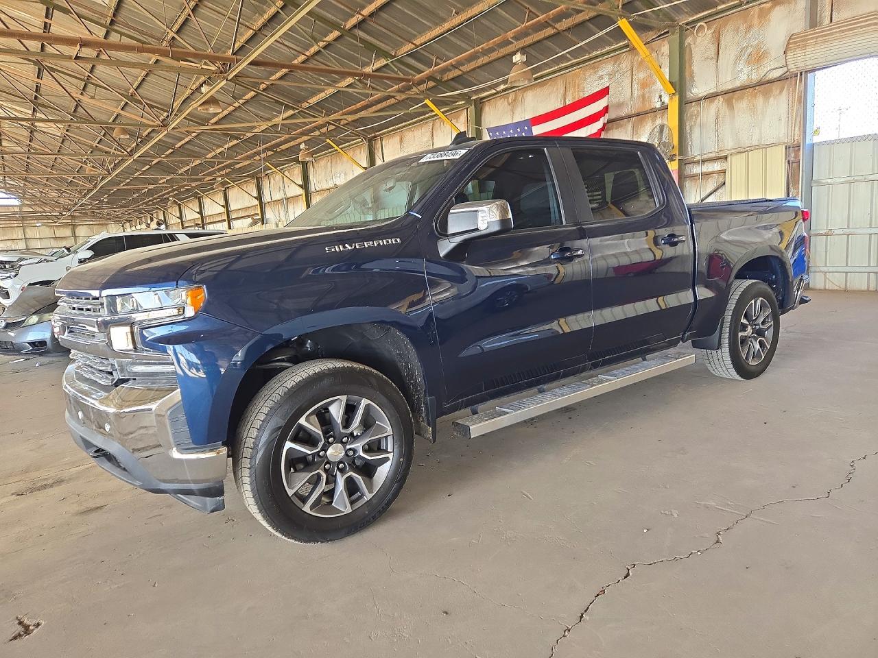 2021 CHEVROLET SILVERADO LT — Front 3/4