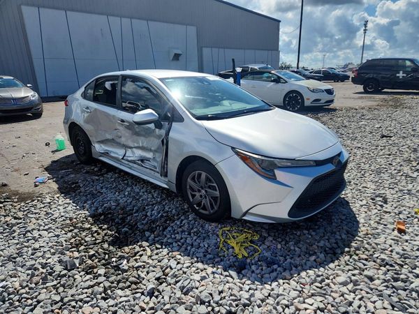 2020 TOYOTA COROLLA LE — Passenger 3/4