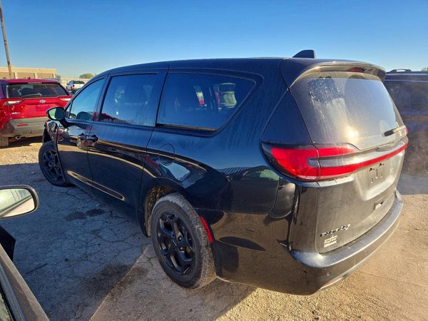 2022 CHRYSLER PACIFICA Touring L — DSRA
