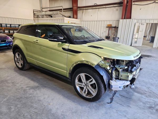 2013 LAND ROVER RANGEROVER Dynamic Premium — Passenger 3/4