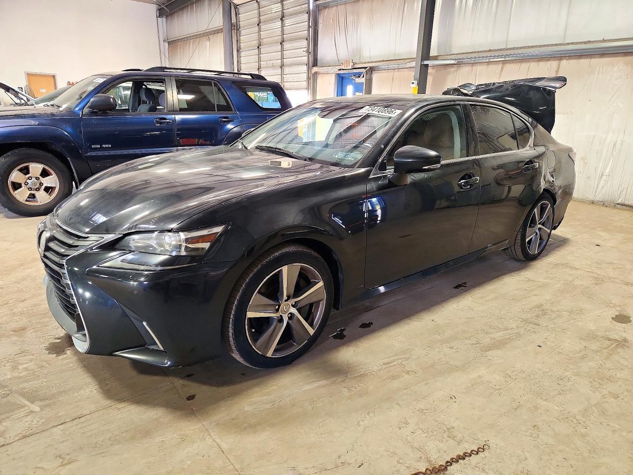 2016 LEXUS GS 350 — Front 3/4