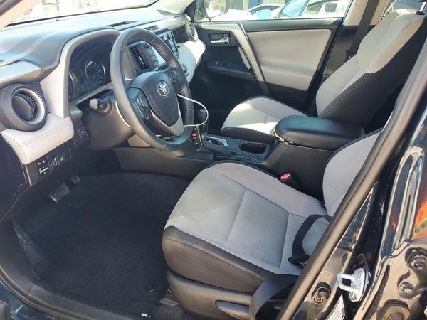 2017 TOYOTA RAV4 XLE — DENT