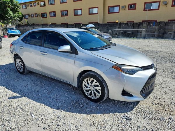 2019 TOYOTA COROLLA L/LE/SE/XLE/XSE — Passenger 3/4