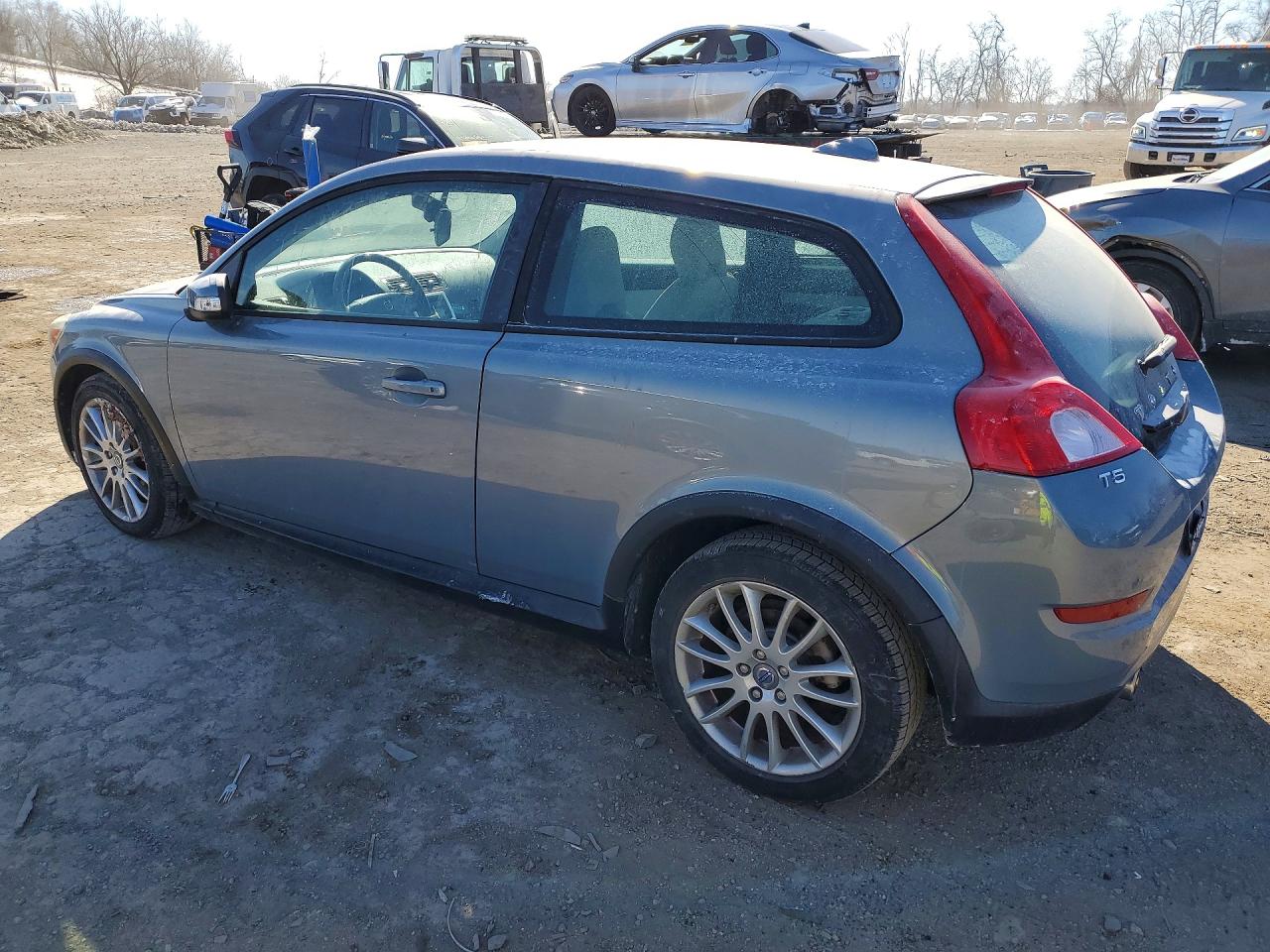 2012 VOLVO C30