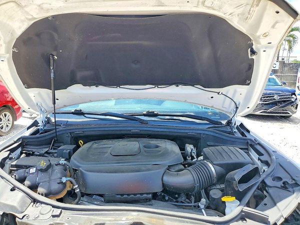 2022 JEEP CHEROKEE — Engine bay