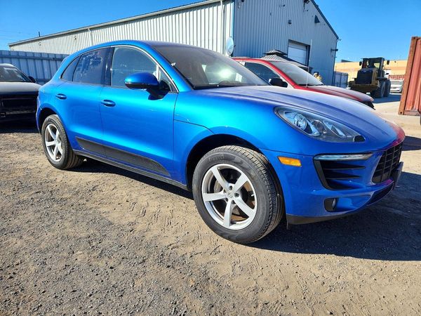 2017 PORSCHE MACAN — Passenger 3/4