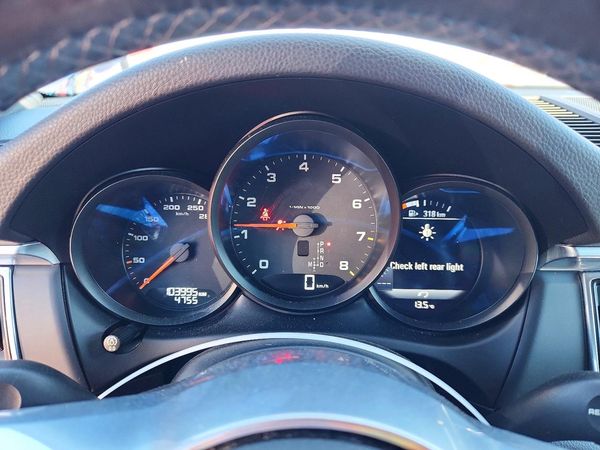 2017 PORSCHE MACAN — ODOM