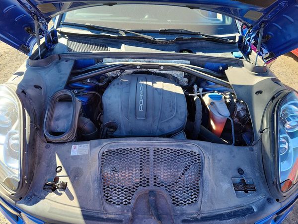 2017 PORSCHE MACAN — Engine bay