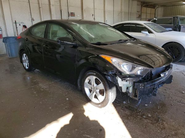 2012 HYUNDAI ELANTRA
