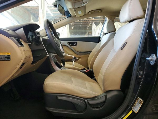 2012 HYUNDAI ELANTRA