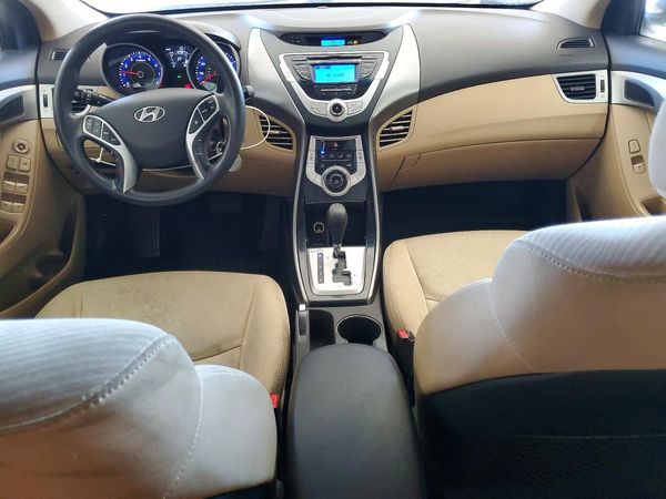2012 HYUNDAI ELANTRA