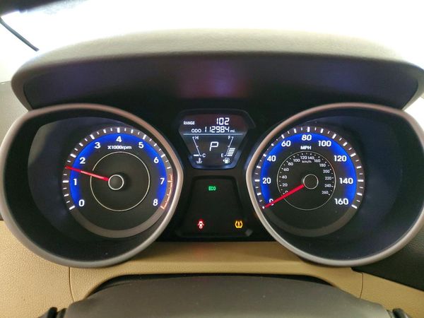 2012 HYUNDAI ELANTRA