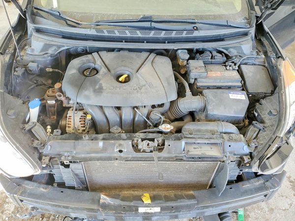 2012 HYUNDAI ELANTRA