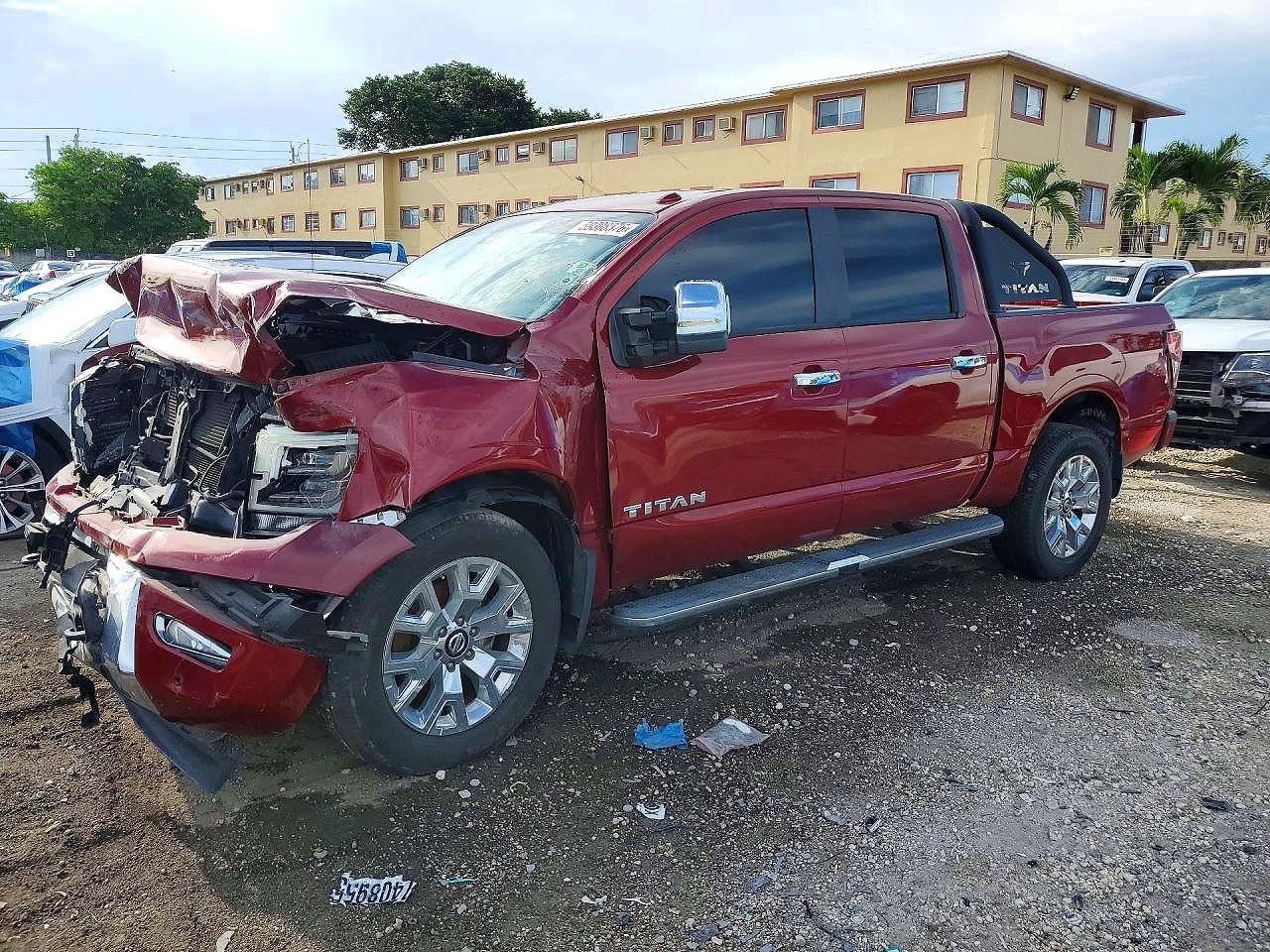 2021 NISSAN TITAN Crew Cab — Front 3/4