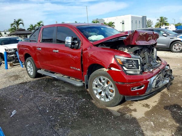 2021 NISSAN TITAN Crew Cab — Passenger 3/4
