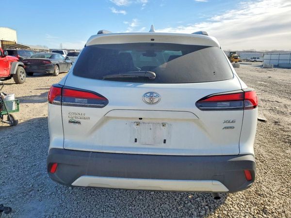2022 TOYOTA COROLLA CROSS XLE — DIRR