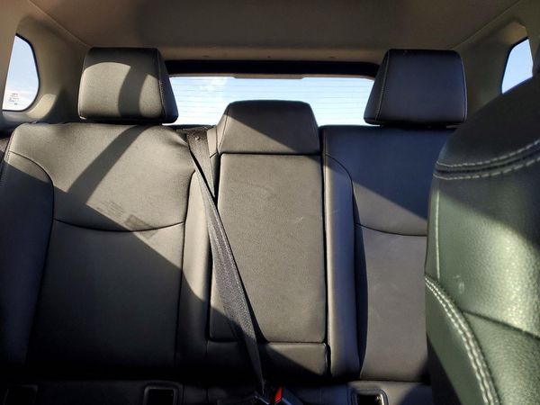 2022 TOYOTA COROLLA CROSS XLE — SUVN