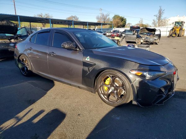 2019 ALFA ROMEO GIULIA TI RWD