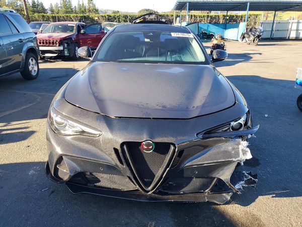 2019 ALFA ROMEO GIULIA TI RWD