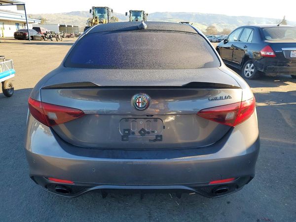 2019 ALFA ROMEO GIULIA TI RWD