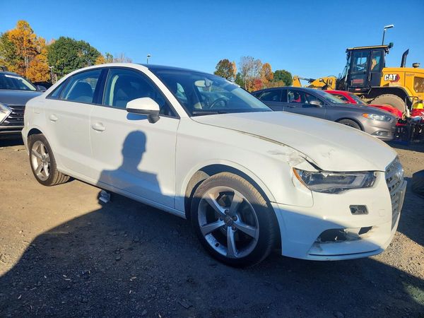 2015 AUDI A3 Premium Plus — Passenger 3/4
