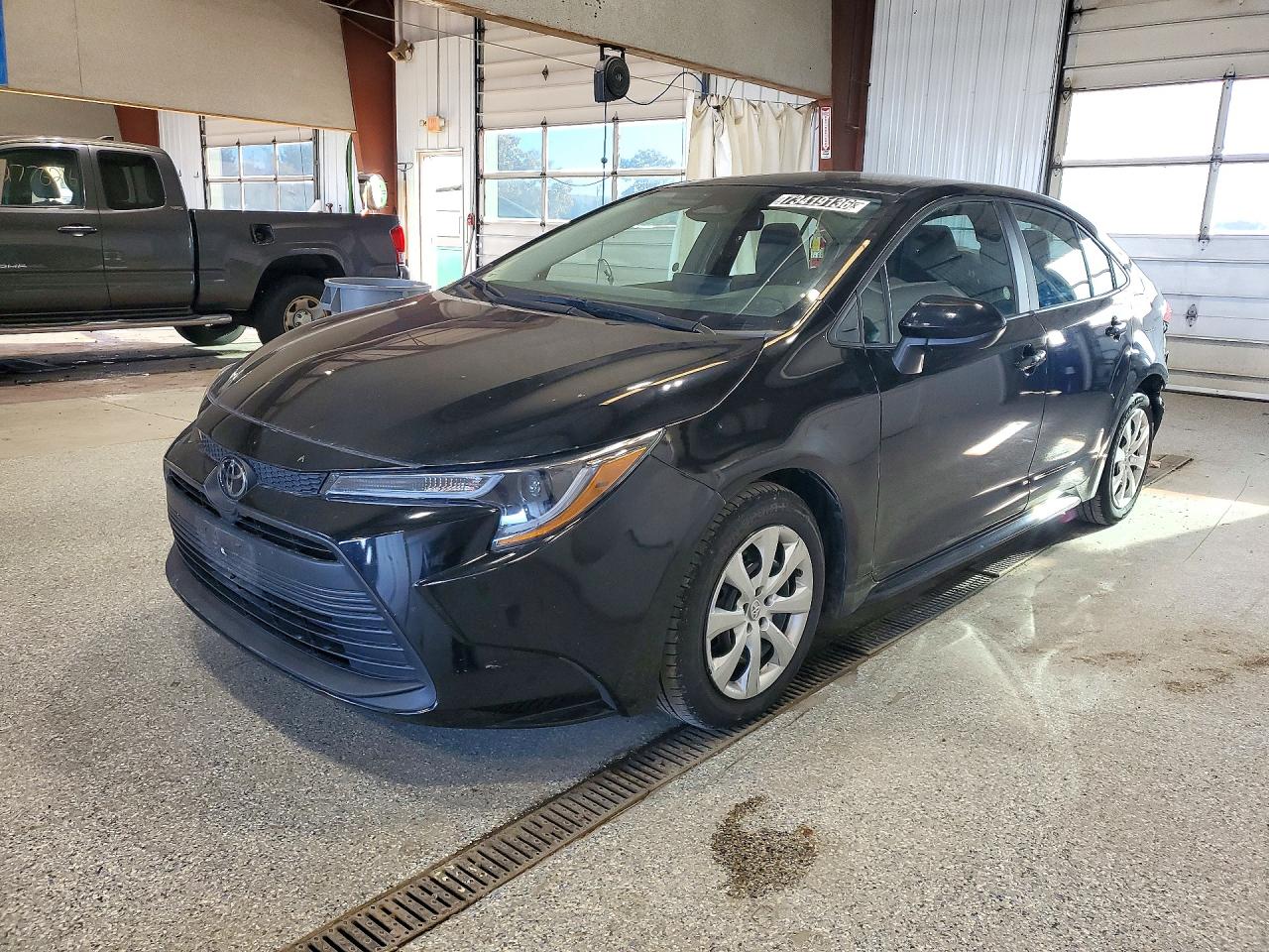 2025 TOYOTA COROLLA LE — Front 3/4