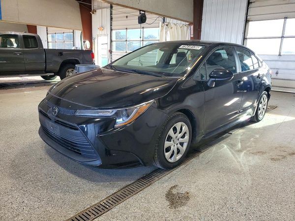 2025 TOYOTA COROLLA LE — Front 3/4
