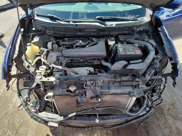 2019 NISSAN ROGUE — Engine bay
