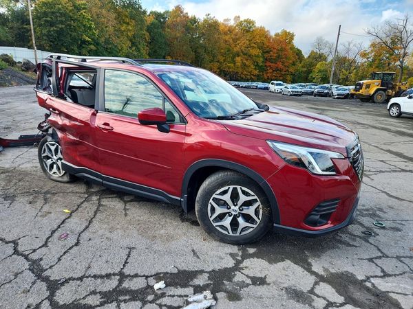2022 SUBARU FORESTER Premium — Passenger 3/4