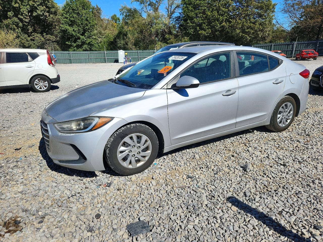 2017 HYUNDAI ELANTRA SE Base — Front 3/4