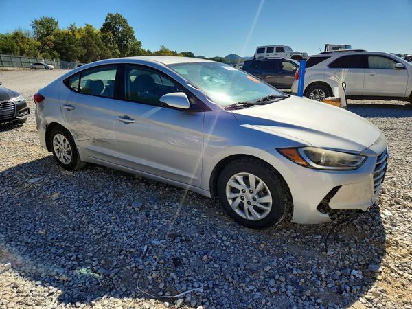 2017 HYUNDAI ELANTRA SE Base — Passenger 3/4