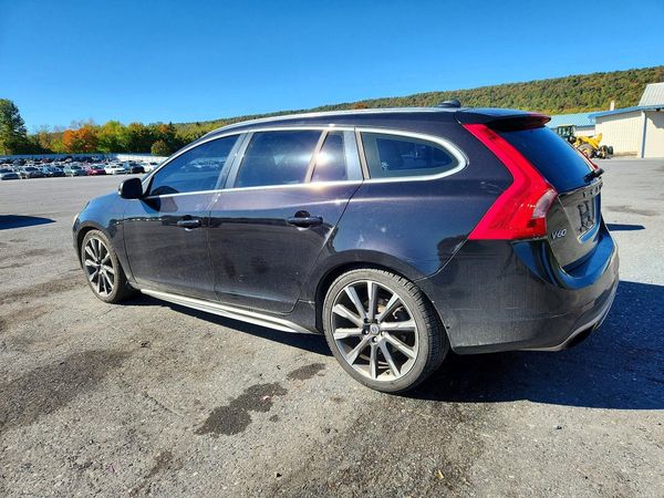 2015 VOLVO V60 Premier (non R design) — DSRA