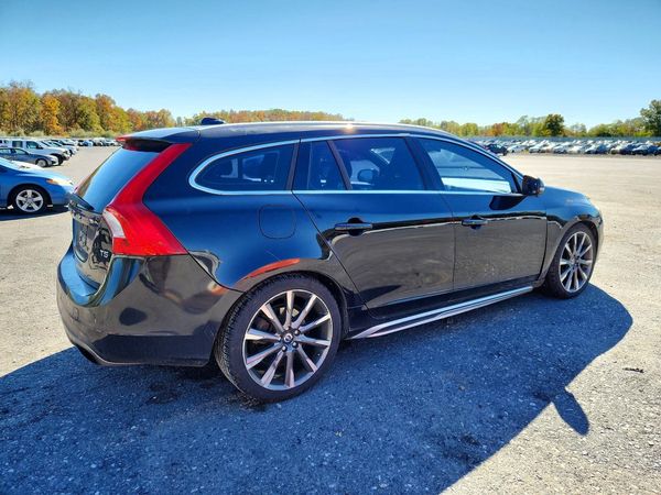 2015 VOLVO V60 Premier (non R design) — PSRA