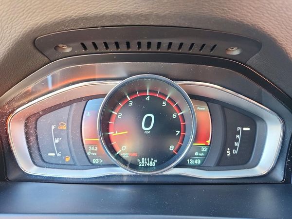 2015 VOLVO V60 Premier (non R design) — ODOM