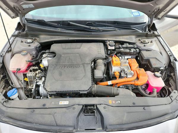 2023 HYUNDAI ELANTRA Blue — Engine bay