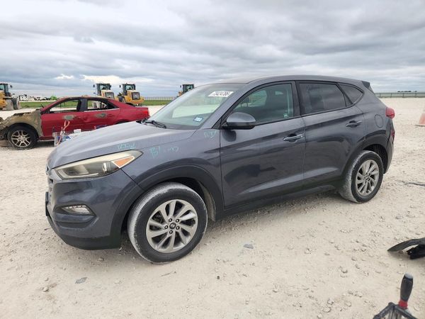 2018 HYUNDAI TUCSON SE Standard — Front 3/4