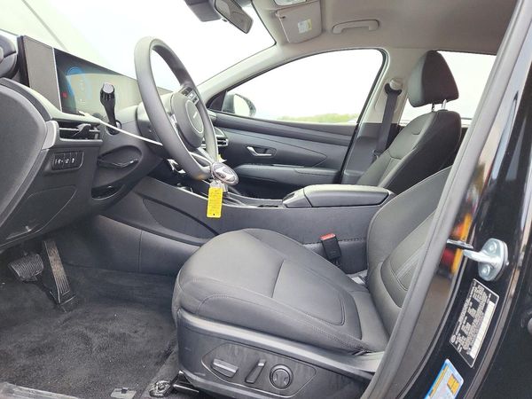 2026 HYUNDAI TUCSON SEL, SEL Plus — DENT