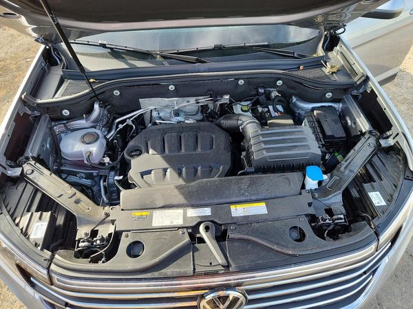 2026 VOLKSWAGEN ATLAS 4Motion SE — Engine bay
