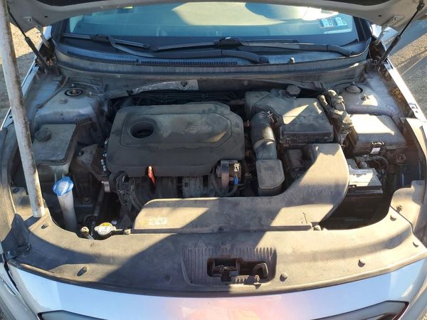 2017 HYUNDAI SONATA — Engine bay