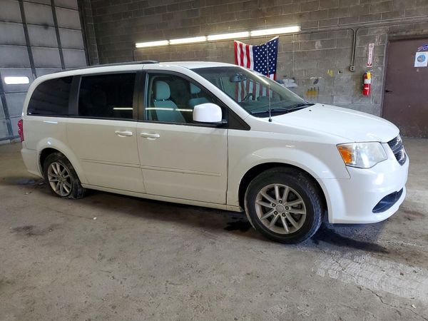 2013 DODGE GRAND CARAVAN SXT — Passenger 3/4
