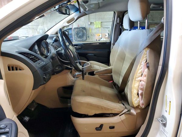 2013 DODGE GRAND CARAVAN SXT — DENT