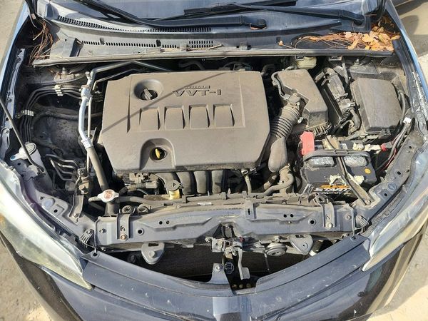 2017 TOYOTA COROLLA — Engine bay