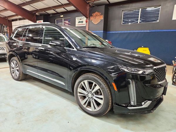 2024 CADILLAC XT6 Premium Luxury — Passenger 3/4