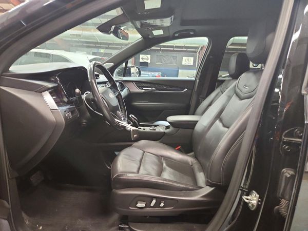 2024 CADILLAC XT6 Premium Luxury — DENT