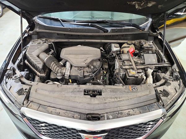 2024 CADILLAC XT6 Premium Luxury — Engine bay